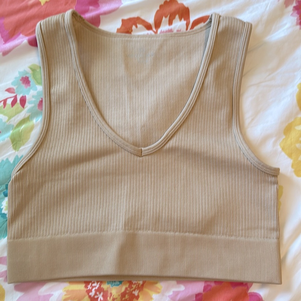 Offline by Aerie Tan Seamless Voop Longline Sports Bra size Medium Like new